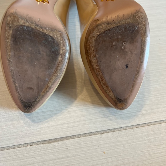 Prada excellent condition classic beige patent heels - Picture 5 of 10